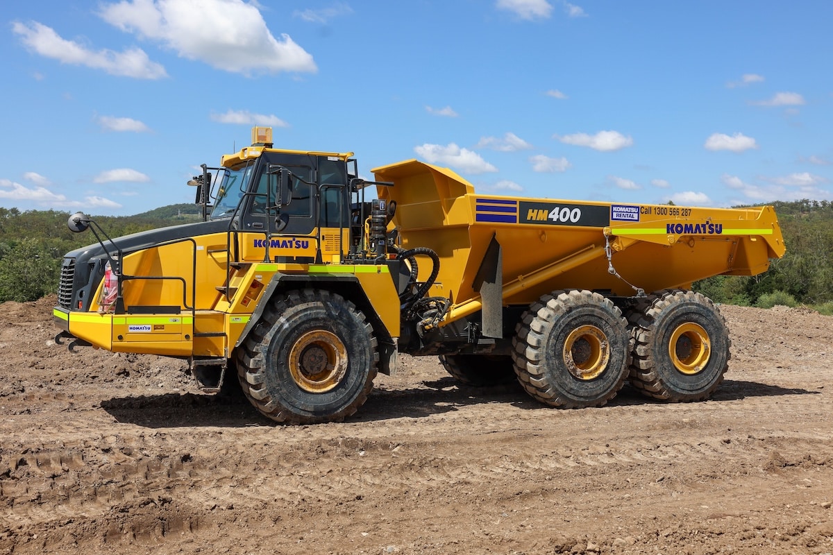 Komatsu’s national branch network supports the rental fleet.