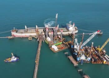 Bringing the Groote Eylandt wharf back to berth