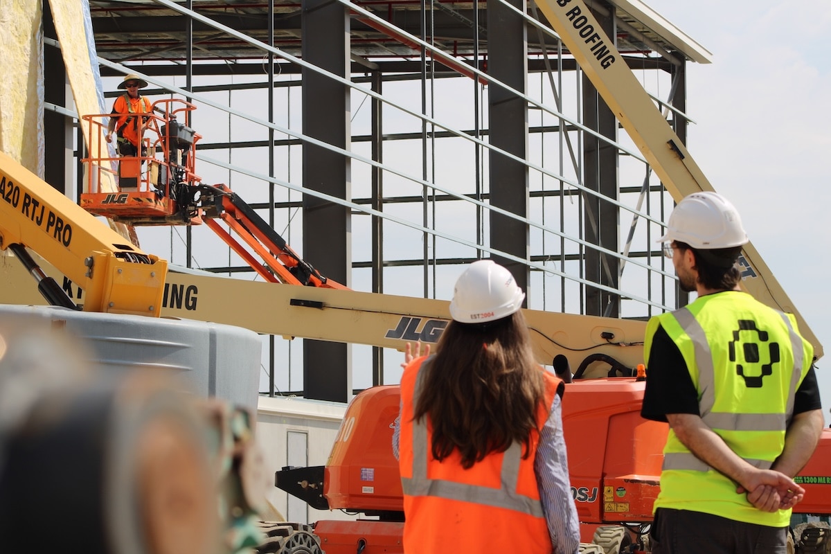 The AI-powered risk detection system provides live project visibility on and off site.