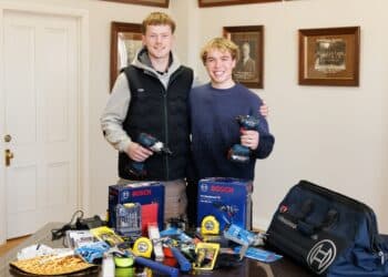 Ballarat carpentry apprentice donates tools to peers