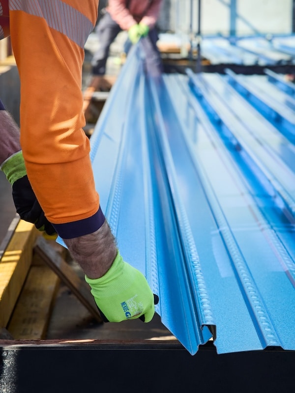 The easy clip-in feature of BlueDeck allows for streamlined installation.