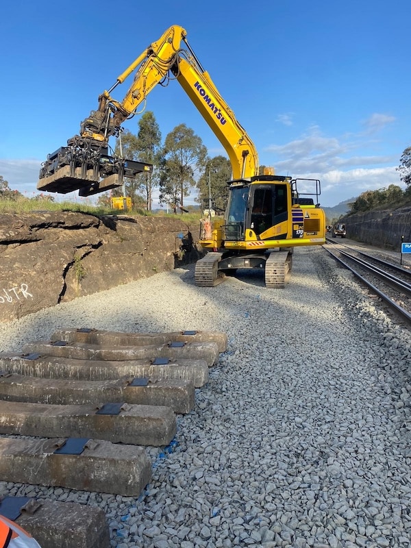 Divalls Earthmoving relies on Komatsu equipment to deliver civil construction, renewable energy, quarrying, farming and mining projects across New South Wales.