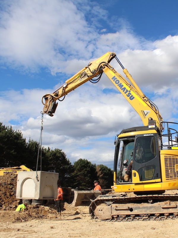 The Komatsu partnership now extends to the next generation, continuing the family’s investment in Komatsu equipment.