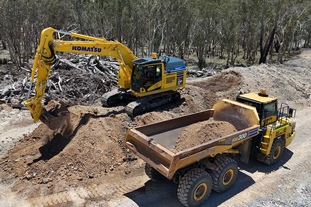 Driven by Andy Divall’s passion for building a more sustainable future, the team continues to embrace sustainable innovation, including by trialling the Komatsu PC210LCE-11 electric excavator.