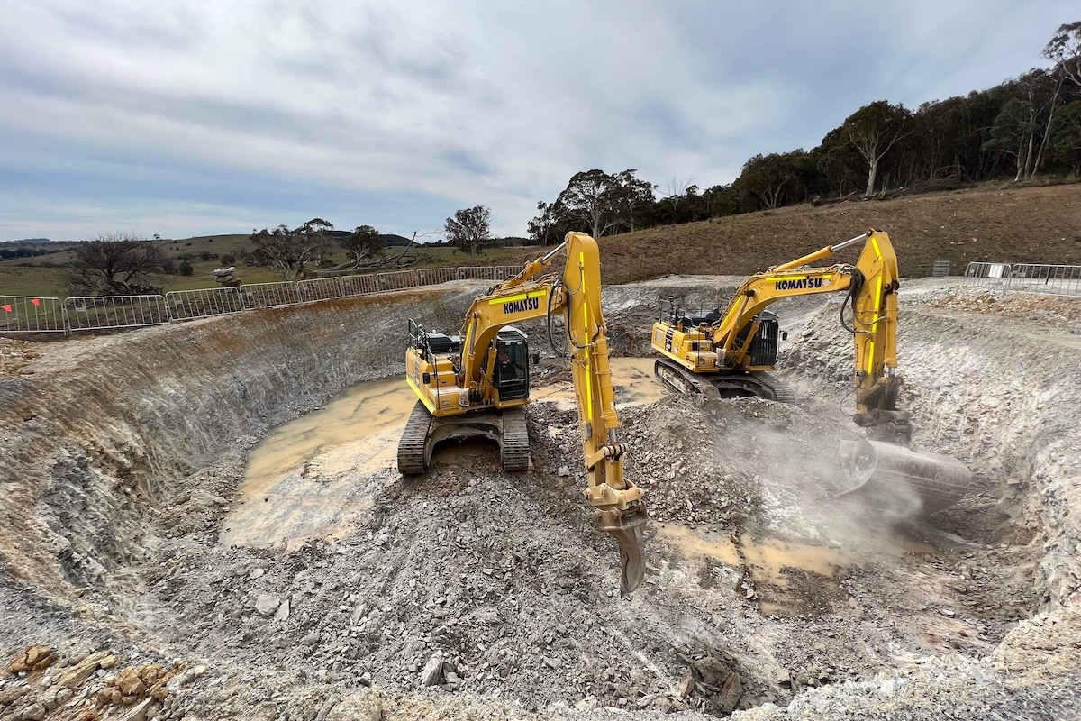 Divalls Earthmoving has grown its Komatsu fleet to 75 machines through a partnership spanning more than three decades, built on reliability, support and innovation.