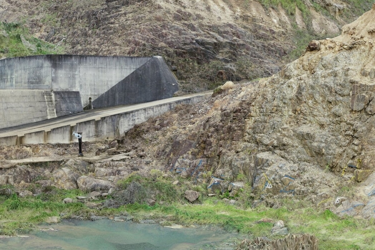 A drone-based point-cloud assessment was used to map and analyse geological defects in rock outcrops around Cressbrook Dam, Queensland. (Image: Graham Irvine)
