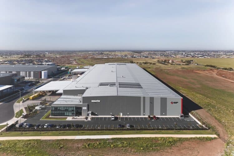 Komatsu puts parts fulfilment on the fast track - Inside Construction